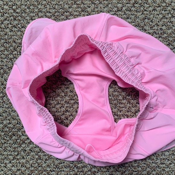 NWOT Lululemon Hotty Hot LR Shorts 2.5" sz4 *Miami Pink - Picture 4 of 7